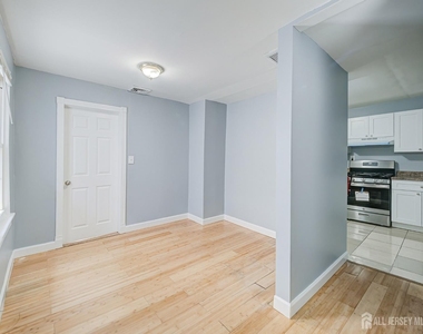 314 Seaman Street - Photo Thumbnail 4