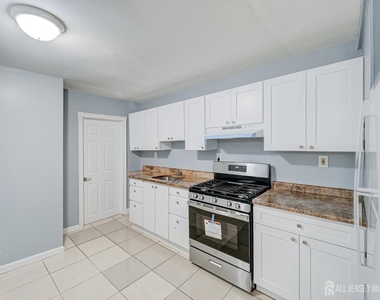 314 Seaman Street - Photo Thumbnail 7