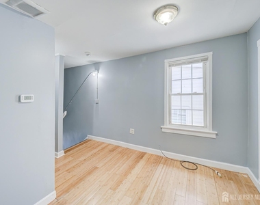 314 Seaman Street - Photo Thumbnail 3