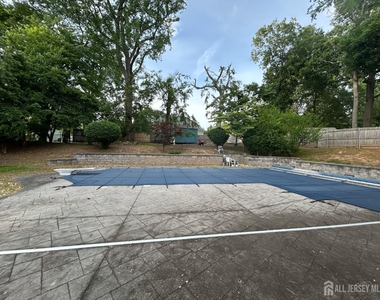 8 Julie Drive - Photo Thumbnail 26