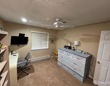 186 Newport Road - Photo Thumbnail 4
