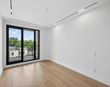 61 N Henry Street - Photo Thumbnail 10