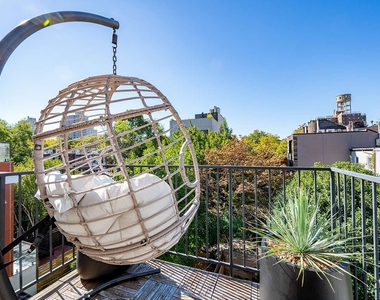 202 Bergen Street - Photo Thumbnail 9