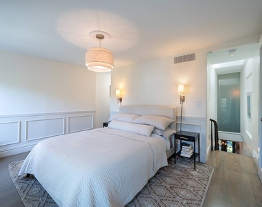 202 Bergen Street - Photo Thumbnail 8