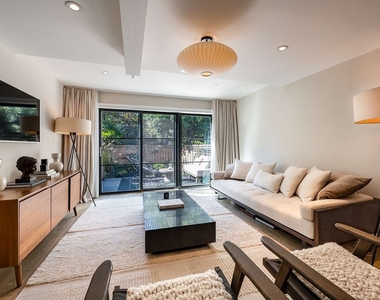 202 Bergen Street - Photo Thumbnail 2
