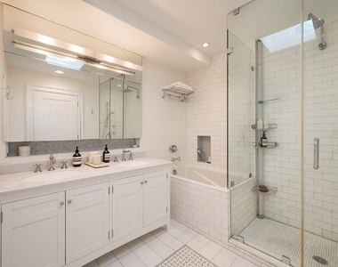 202 Bergen Street - Photo Thumbnail 10