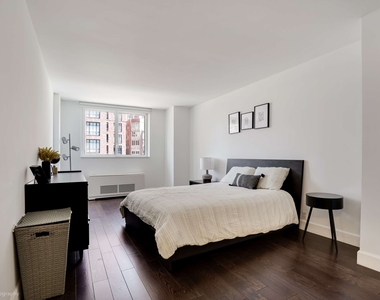 200 E 94th Street - Photo Thumbnail 10