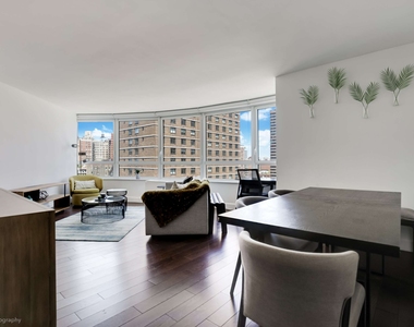 200 E 94th Street - Photo Thumbnail 2