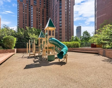 1623 3rd Avenue - Photo Thumbnail 10