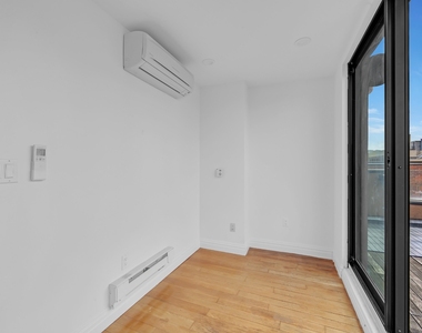 419 E 117th Street - Photo Thumbnail 7