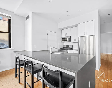 118 Greenpoint Avenue - Photo Thumbnail 1