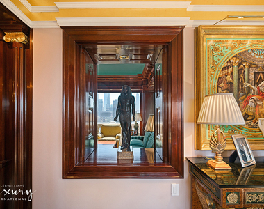 721 Fifth Avenue - Photo Thumbnail 10