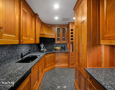 721 Fifth Avenue - Photo Thumbnail 14