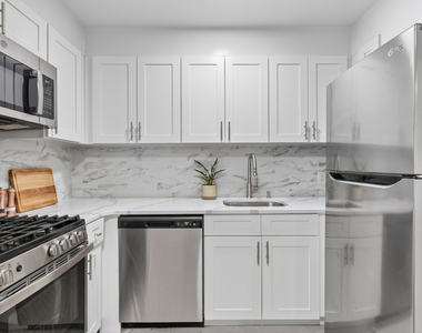 308 E 38th Street - Photo Thumbnail 1