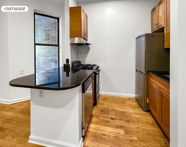 130 E 93rd Street - Photo Thumbnail 2