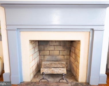 703 S Loudoun Street - Photo Thumbnail 7