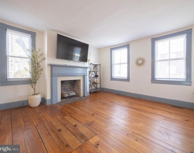 703 S Loudoun Street - Photo Thumbnail 5