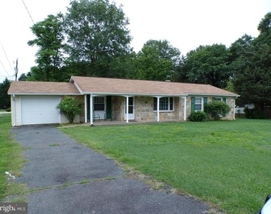111 Walnut Drive - Photo Thumbnail 2