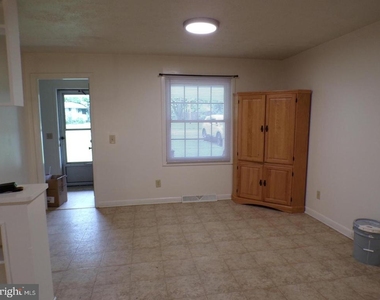 111 Walnut Drive - Photo Thumbnail 9