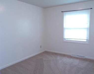 111 Walnut Drive - Photo Thumbnail 19