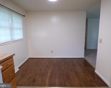 111 Walnut Drive - Photo Thumbnail 8