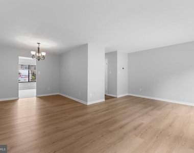 2813 Cambridge Drive - Photo Thumbnail 11