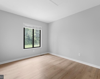 2813 Cambridge Drive - Photo Thumbnail 23