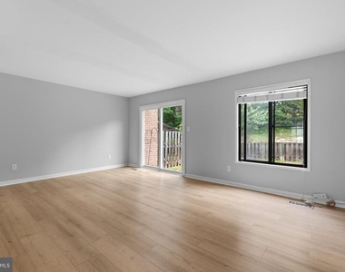 2813 Cambridge Drive - Photo Thumbnail 9