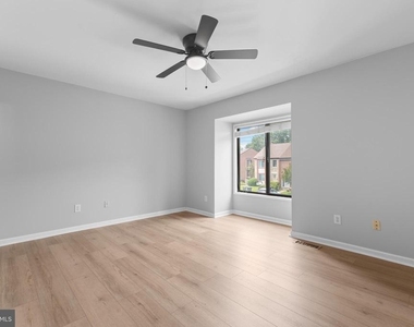 2813 Cambridge Drive - Photo Thumbnail 18