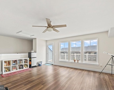 1680 Dunnington Place - Photo Thumbnail 28