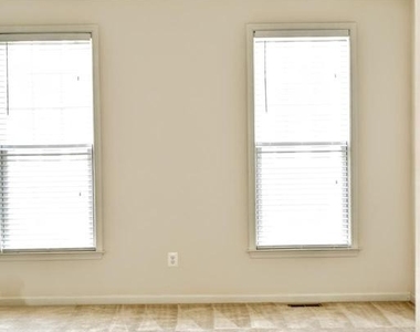 43313 Foyt Terrace - Photo Thumbnail 11