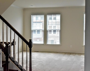 43313 Foyt Terrace - Photo Thumbnail 10