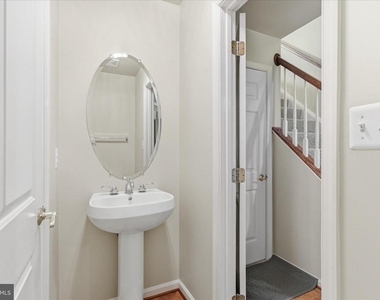 42476 Regal Wood Drive - Photo Thumbnail 8