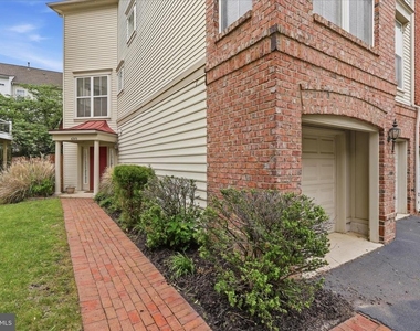 42476 Regal Wood Drive - Photo Thumbnail 4