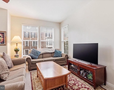 42476 Regal Wood Drive - Photo Thumbnail 10