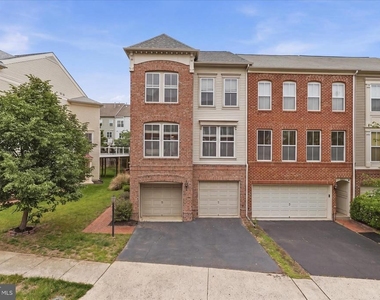 42476 Regal Wood Drive - Photo Thumbnail 3