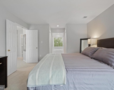42903 Redfield - Photo Thumbnail 40
