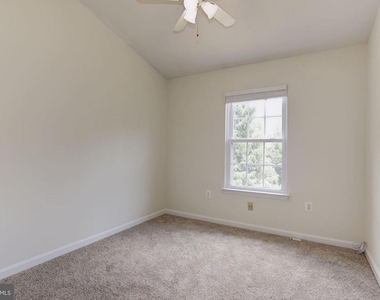 21588 Bankbarn Terrace - Photo Thumbnail 13