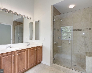 21588 Bankbarn Terrace - Photo Thumbnail 11