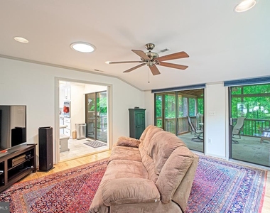 5229 Chippewa Place - Photo Thumbnail 8