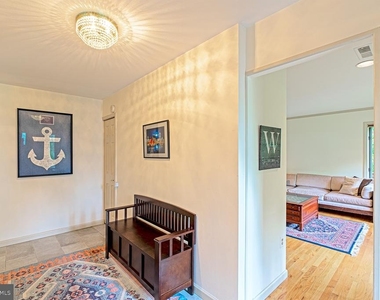 5229 Chippewa Place - Photo Thumbnail 4