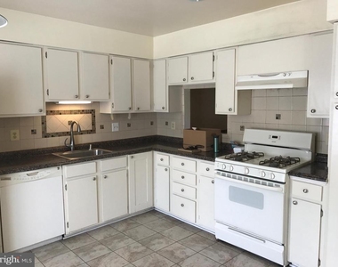 3064 Winter Pine Court - Photo Thumbnail 16