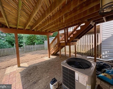 8112 Parkdale Court - Photo Thumbnail 18