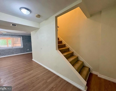 8112 Parkdale Court - Photo Thumbnail 15