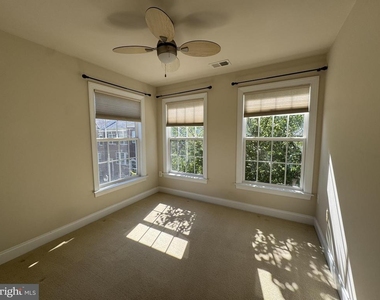 2151 Red Vine Drive - Photo Thumbnail 8