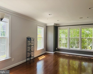 2151 Red Vine Drive - Photo Thumbnail 4