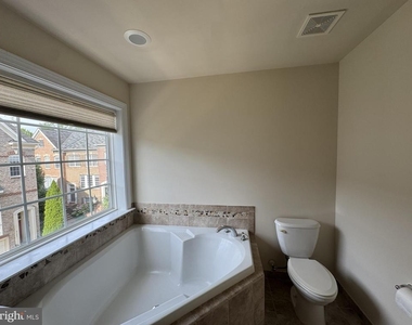 2151 Red Vine Drive - Photo Thumbnail 13