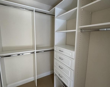 2151 Red Vine Drive - Photo Thumbnail 16