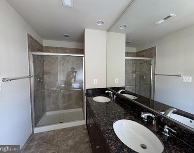 2151 Red Vine Drive - Photo Thumbnail 14