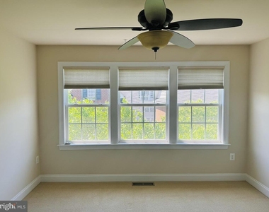 2151 Red Vine Drive - Photo Thumbnail 10